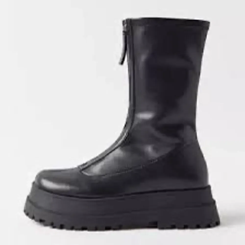 Zola Zip Platform Boot -Size 9 - Picture 2 of 13